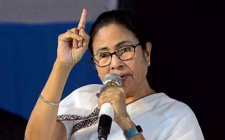 বাংলাদেশ সীমান্তে আগুন জ্বললে রক্ষা নেই : মমতা