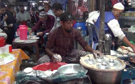 অলি-গলিতে শীতের পিঠা বিক্রির ধুম, প্রতিদিন বিক্রি লাখ টাকা