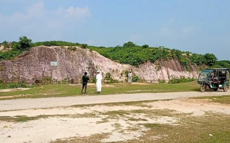 পর্যটনের অপার সম্ভাবনা দুর্গাপুরের সাদা মাটির পাহাড়