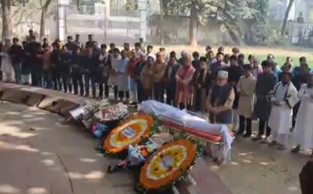 কবি হেলাল হাফিজের জানাজা সম্পন্ন