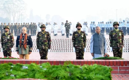 জাতীয় স্মৃতিসৌধে প্রধান উপদেষ্টা ও পূর্ব তিমুরের প্রেসিডেন্টের শ্রদ্ধা