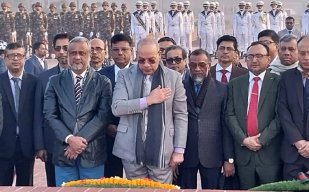 স্মৃতিসৌধে প্রধান বিচারপতিসহ সুপ্রিম কোর্টের বিচারপতিদের শ্রদ্ধা