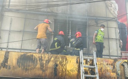 উত্তরায় রেস্তোরাঁয় আগুন, ৭ জনকে জীবিত উদ্ধার
