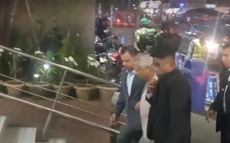 হাসান আরিফের পরিবারের সঙ্গে দেখা করতে হাসপাতালে প্রধান উপদেষ্টা