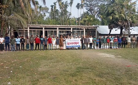 মাদ্রাসার ভবন সংষ্কার কাজে অনিয়ম, প্রতিবাদে মানববন্ধন