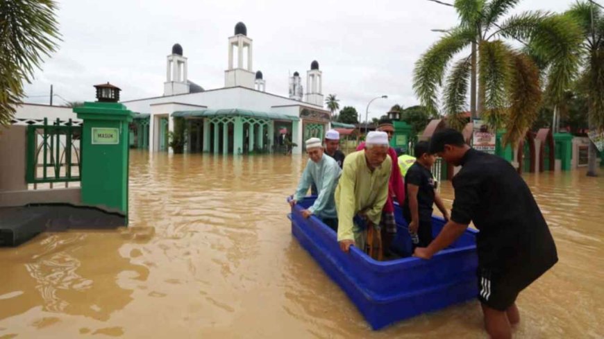 বন্যাকবলিত মালয়েশিয়ায় পাকিস্তানের ত্রাণ সহায়তা