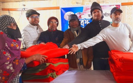 রাজাপুরে ৪ শতাধিক শীতার্তের মাঝে কম্বল বিতরণ