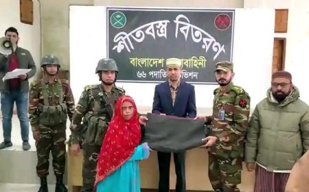 ঘোড়াঘাটে সেনাবাহিনীর শীতবস্ত্র বিতরণ