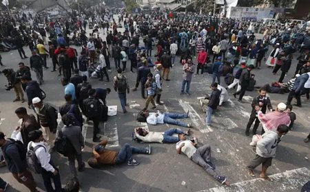 বিডিআর স্বজনদের শাহবাগ ‘ব্লকেড’, যান চলাচল বন্ধ