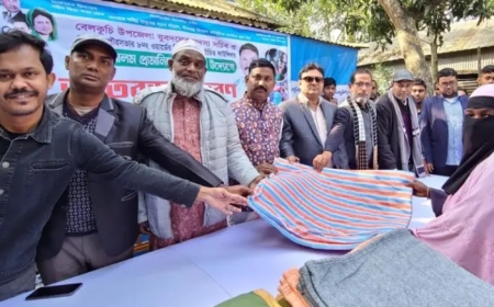 সিরাজগঞ্জের বেলকুচিতে শীতার্ত মানুষের মাঝে শীতবস্ত্র বিতরণ