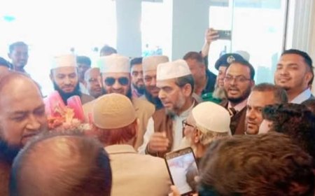 মাহফিলে যোগ দিতে সিলেটে ড. মিজানুর রহমান আজহারী