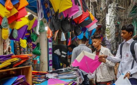 সাকরাইন ঘিরে উৎসবমুখর পুরান ঢাকা