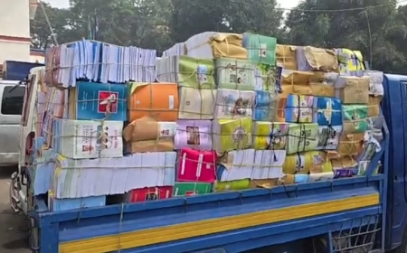 বিনামূল্যে বিতরণের দুই ট্রাক বই জব্দ, আটক ২