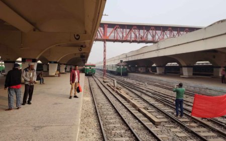 স্টাফদের কর্মবিরতি, কমলাপুর স্টেশনে একদিনে ক্ষতি সোয়া কোটি টাকা