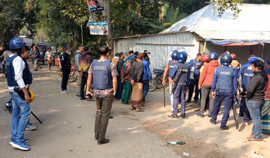 মসজিদের মাইকে ঘোষণা দিয়ে দুই গ্রামের সংঘর্ষ, আহত অন্তত ৫০