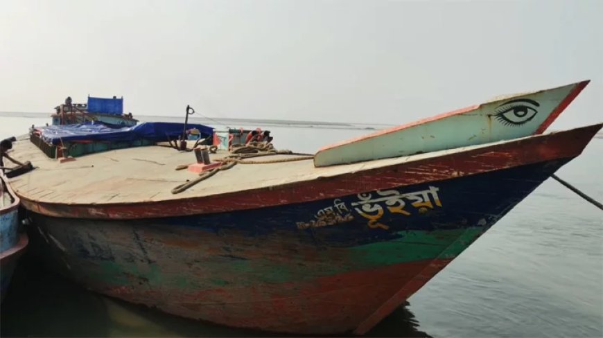 লুট হওয়া তেলবাহী জাহাজ সিরাজগঞ্জে উদ্ধার, গ্রেপ্তার পাঁচ