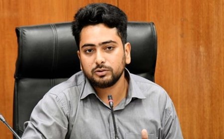 তিতুমীর কলেজের বিষয়ে ইতিবাচক সমাধানের প্রক্রিয়া চলমান : নাহিদ ইসলাম