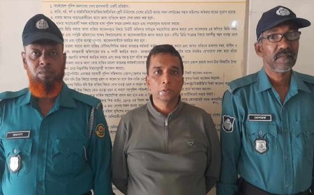 মুড়ি বিক্রেতা থেকে ৭০০ কোটি টাকার মালিক সোনা আবু