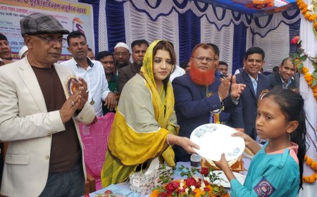 হাসিনা সরকার তরুণ সমাজকে ধ্বংসের দিকে ঠেলে দিয়েছে : শামা ওবায়েদ