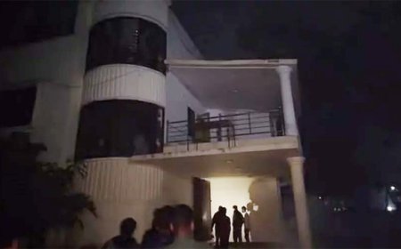 সাবেক সেনাপ্রধান মইন ইউ আহমেদের গ্রামের বাড়িতে হামলা-অগ্নিসংযোগ