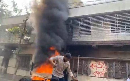 নোয়াখালীতে ওবায়দুল কাদেরের বাড়িতে ভাঙচুর-আগুন