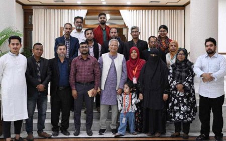 প্রধান উপদেষ্টার সঙ্গে জুলাই শহীদ পরিবারের সাক্ষাৎ