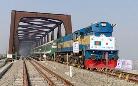 যমুনা রেলসেতুতে বাণিজ্যিকভাবে ট্রেন চলাচল শুরু