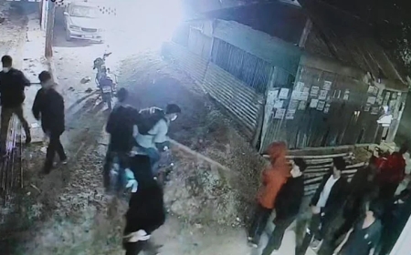 ময়মনসিংহে মাস্ক পরে বাড়িঘরে হামলা, ভিডিও ভাইরাল