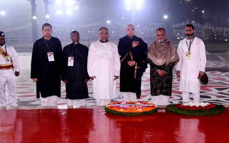 ভাষা শহীদদের প্রতি প্রধান বিচারপতির শ্রদ্ধা নিবেদন