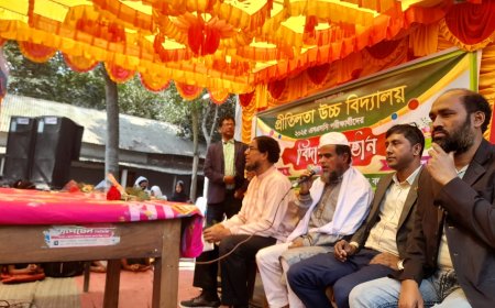 প্রীতিলতা উচ্চ বিদ্যালয়ে এস এস সি পরীক্ষার্থীদের বিদায় অনুষ্ঠান