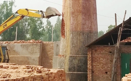 সিরাজগঞ্জে গুঁড়িয়ে দেওয়া হলো অবৈধ ইটভাটা
