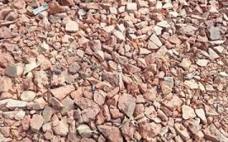 শ্রীপুরে নিম্নমানের সামগ্রী দিয়ে রাস্তা নির্মাণের অভিযোগ