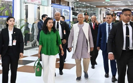 চীনের উদ্দেশে ঢাকা ছাড়লেন প্রধান উপদেষ্টা