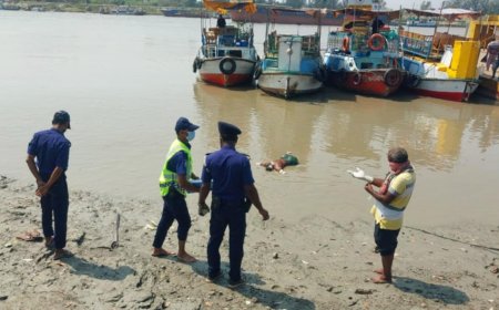 মোংলায় নদী থেকে অজ্ঞাত নারীর অর্ধগলিত লাশ উদ্ধার