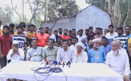 সরকারি জায়গায় ভবন নির্মাণে বাঁধা দেওয়ায় মিথ্যা চাঁদাবাজির অভিযোগ!