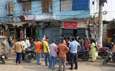 ঠাকুরগাঁওয়ে আওয়ামী লীগ অফিস দখলে নিল ‘জুলাই যোদ্ধারা’