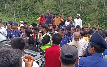 উপদেষ্টা রিজওয়ানার গাড়িবহরে হামলা, ৬ সাংবাদিক আহত