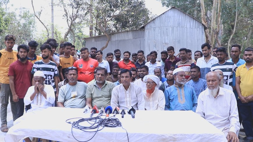 সরকারি জায়গায় ভবন নির্মাণে বাঁধা দেওয়ায় মিথ্যা চাঁদাবাজির অভিযোগ!