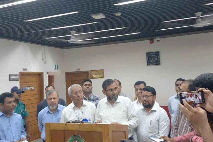 রাজনৈতিক কর্মকাণ্ড নিয়ে মতামত দিতে চাই না : ইসি সানাউল্লাহ