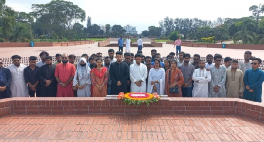 সাভার স্মৃতিসৌধে জাতীয় যুবশক্তির শ্রদ্ধা নিবেদন