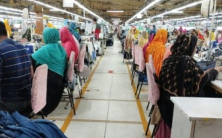 ঈদের ছুটি শেষে আবারও চেনা রূপে ফিরেছে সাভার ও আশুলিয়ায় কর্মমুখী মানুষ