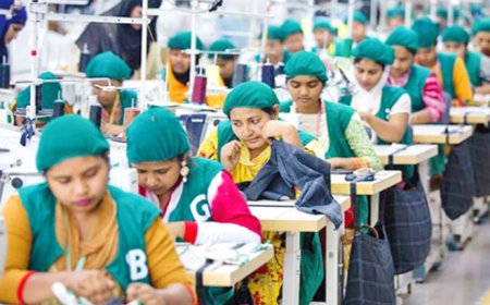 গত অর্থবছরে বাংলাদেশের তৈরি পোশাক রপ্তানির প্রবৃদ্ধি ৮ দশমিক ৮৪ শতাংশ