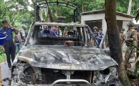 এবার গোপালগঞ্জে পুলিশের গাড়িতে হামলা-আগুন