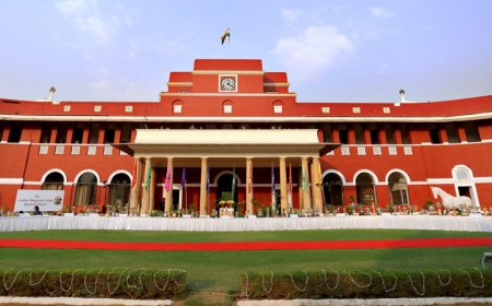 ভারতে ৪০ টি স্কুলে বোমা হামলার হুমকি, তদন্ত শুরু