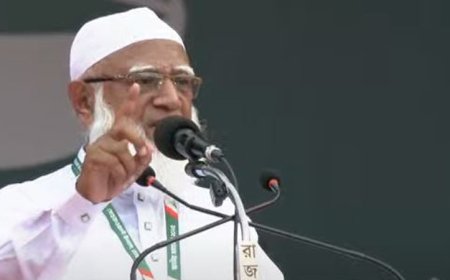 বক্তব্য দিতে দিতে মঞ্চেই ঢলে পড়লেন জামায়াত আমির