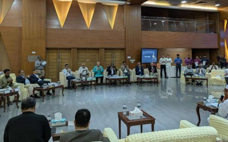 প্রধানমন্ত্রী একই সঙ্গে দলীয় পদে থাকতে পারবেন না: ঐকমত্য কমিশনের সিদ্ধান্ত