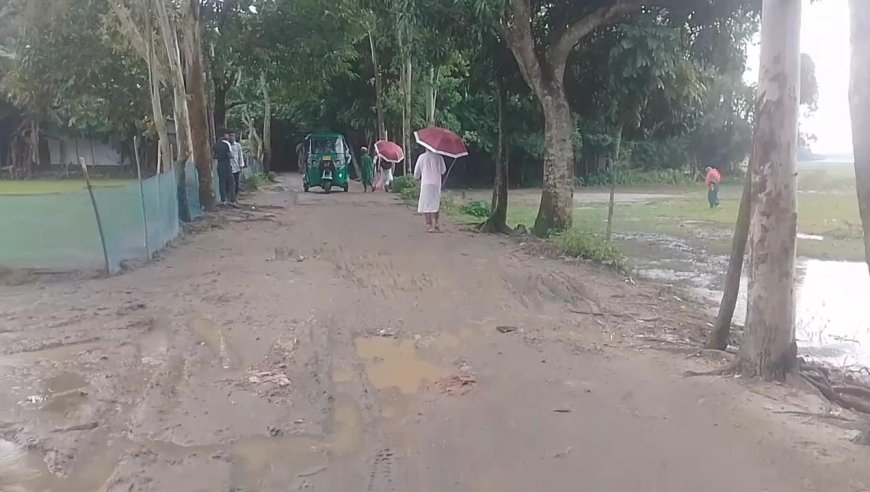 সুনামগঞ্জে রাস্তা সংস্কারের অভাবে দুর্ভোগে লক্ষাধিক পথচারী, ঝুঁকিতে যান চলাচল