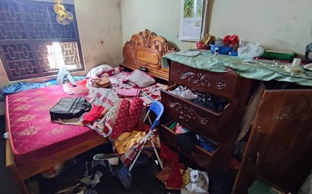 ঈশ্বরদীতে মারামারি ঘটনার জেরে ব্যবসায়ীর বাড়িতে হামলা ভাঙচুর লুটপাটের অভিযোগ