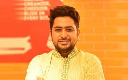 ‘জাতির পিতা’ কোনো ইতিহাস নয়, এটি আ.লীগের তৈরি ফ্যাসিবাদী হাতিয়ার : নাহিদ