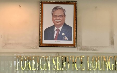 বিদেশি মিশনে সরানো হলেও পররাষ্ট্র মন্ত্রণালয়ের ক্যাফেতে এখনো আছে রাষ্ট্রপতির ছবি